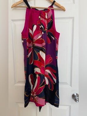 Sleeveless Floral Shift Dress in Fuchsia and Purple